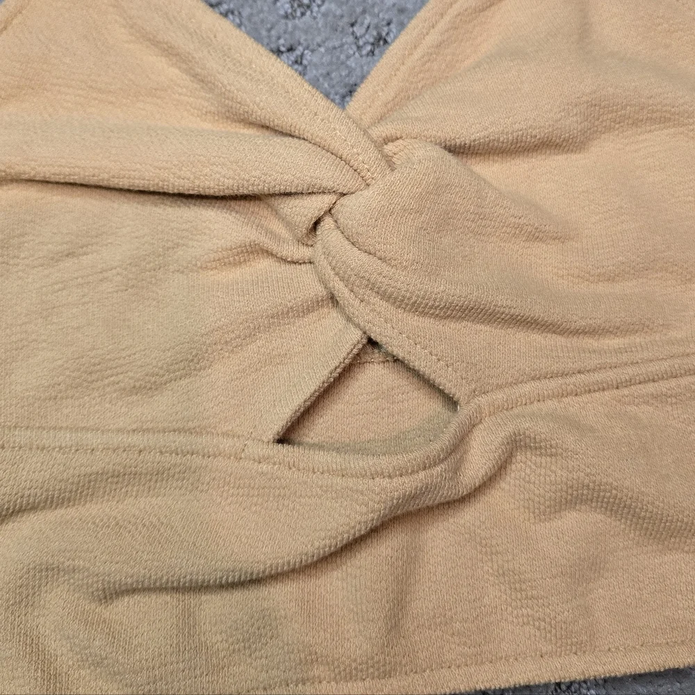 Madewell Cutout Knot-Front Cropped Tank Dried Straw Medium - Picture 5 of 5